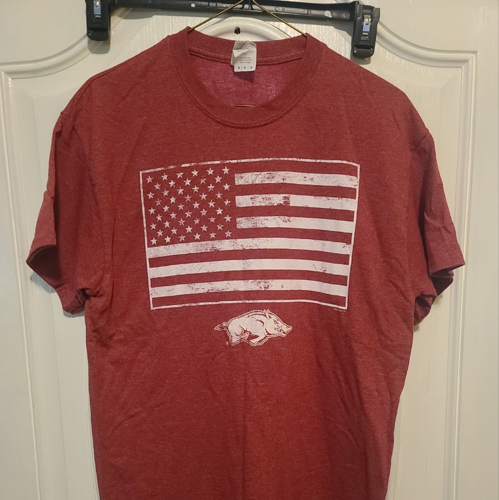 Arkansas Razorbacks Red Heathered Tshirt, With Flag Size Medium